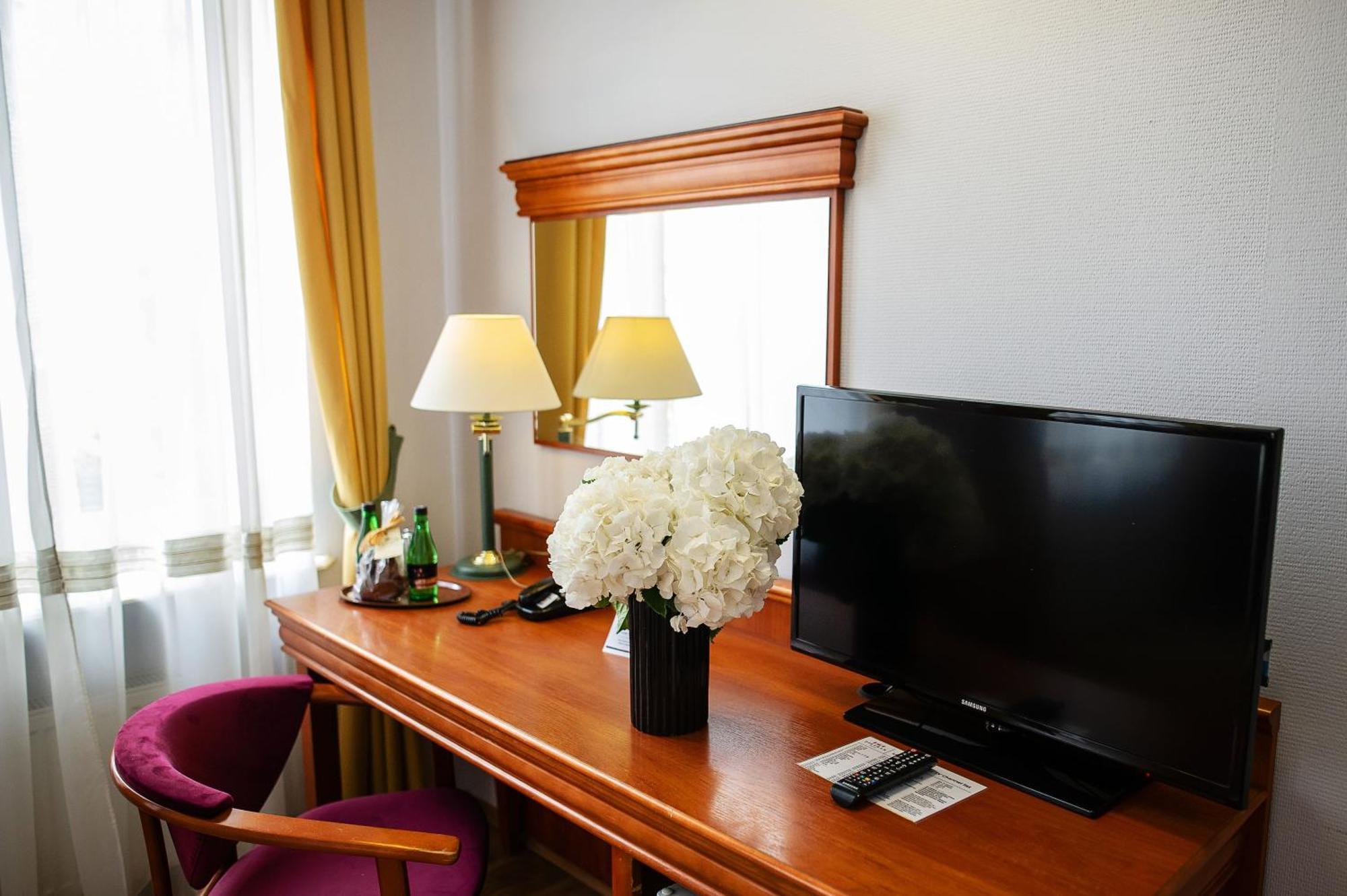 Pietrak Hotel Gniezno Eksteriør bilde