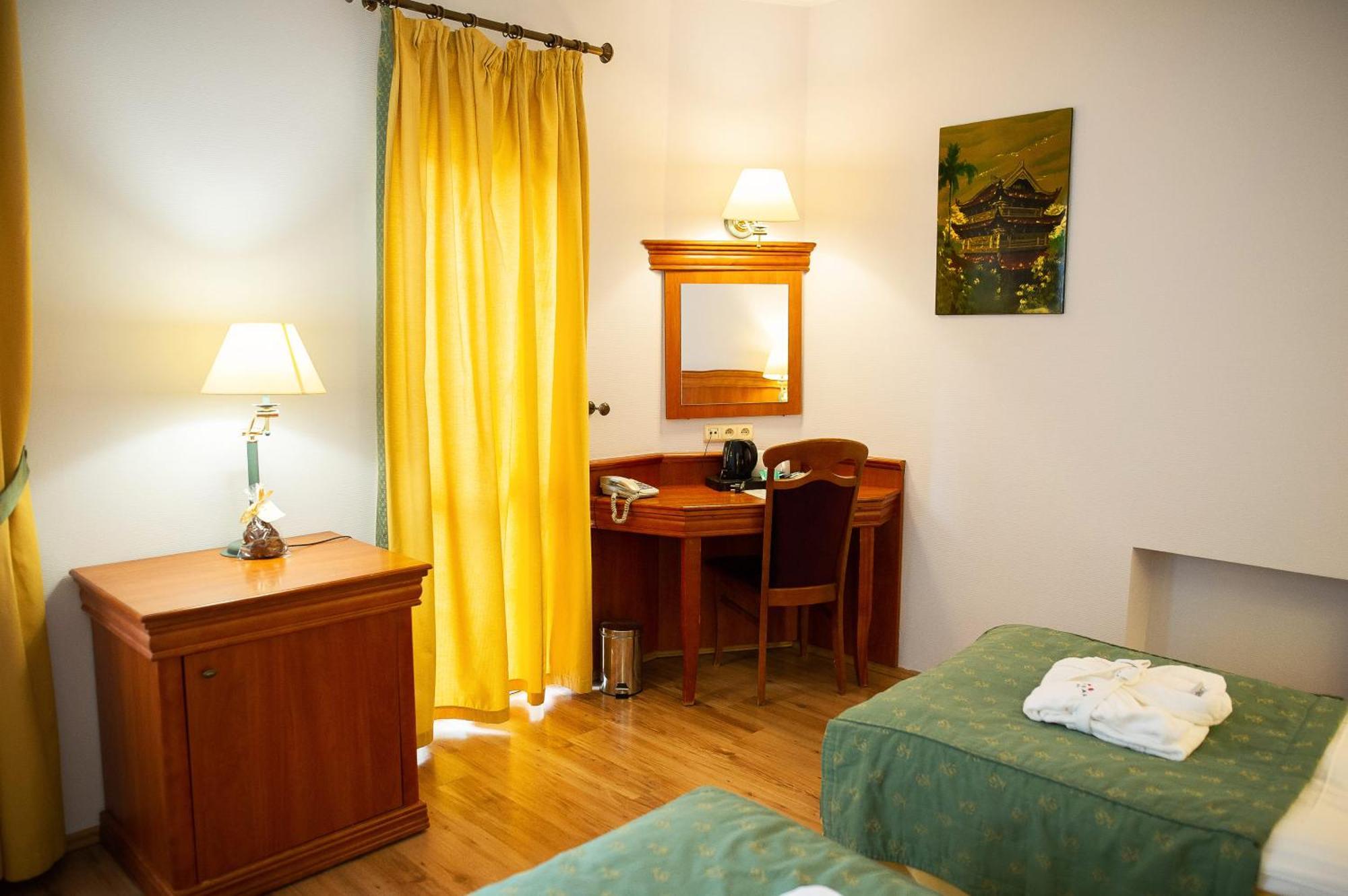 Pietrak Hotel Gniezno Eksteriør bilde
