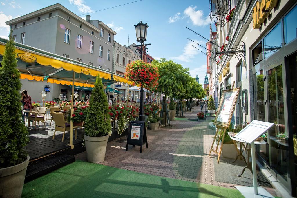 Pietrak Hotel Gniezno Eksteriør bilde
