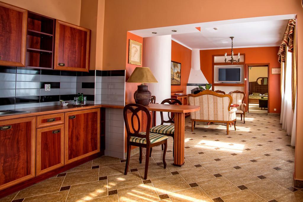 Pietrak Hotel Gniezno Eksteriør bilde