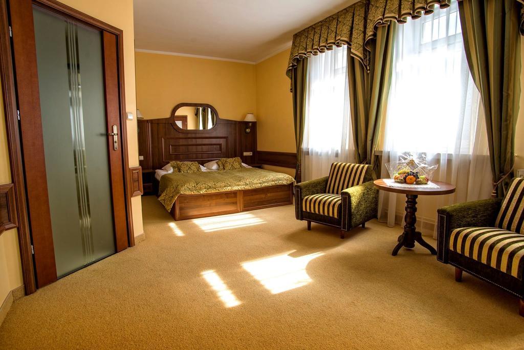 Pietrak Hotel Gniezno Eksteriør bilde